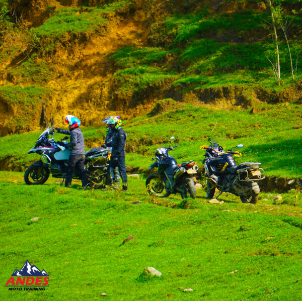 curso-off-road-moto-alto-cilindraje-colombia