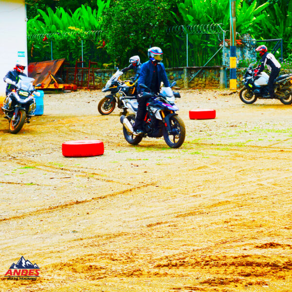 Curso-off-road-moto-alto-cilindraje-colombia